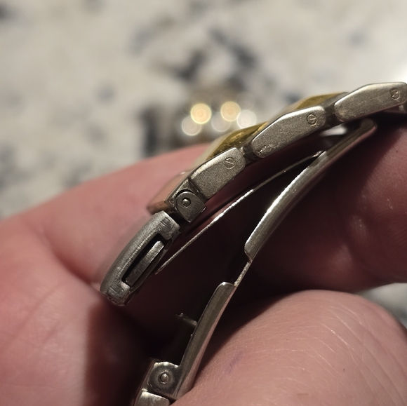 15 Watch Lot *Untested* - Picture 13 of 16